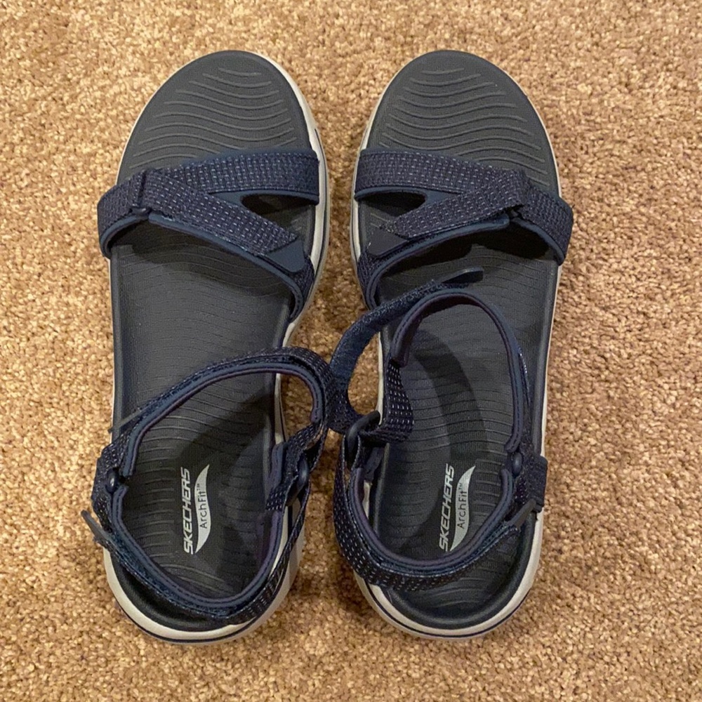 brand new skechers arch fit sandals